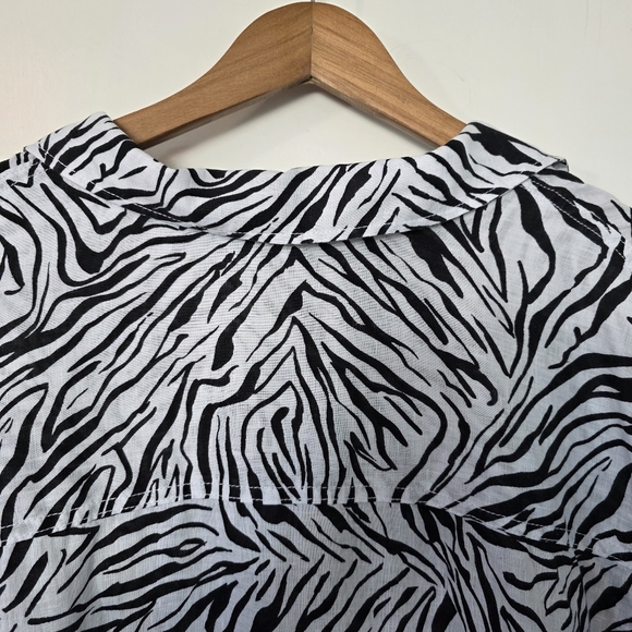 Cynthia Rowley Linen Shirt – 3X – White/Black Zebra Print - Picture 6 of 7
